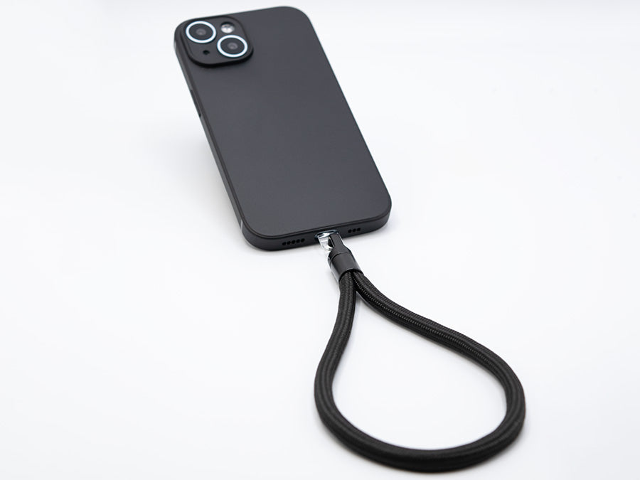 太くて柔らかいパラコードの一体型スマホストラップ(手首用)黒