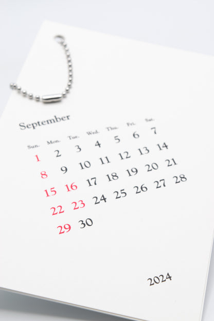 Goudy（ガウディ）書体の壁掛けカレンダー 2024年 祝日対応