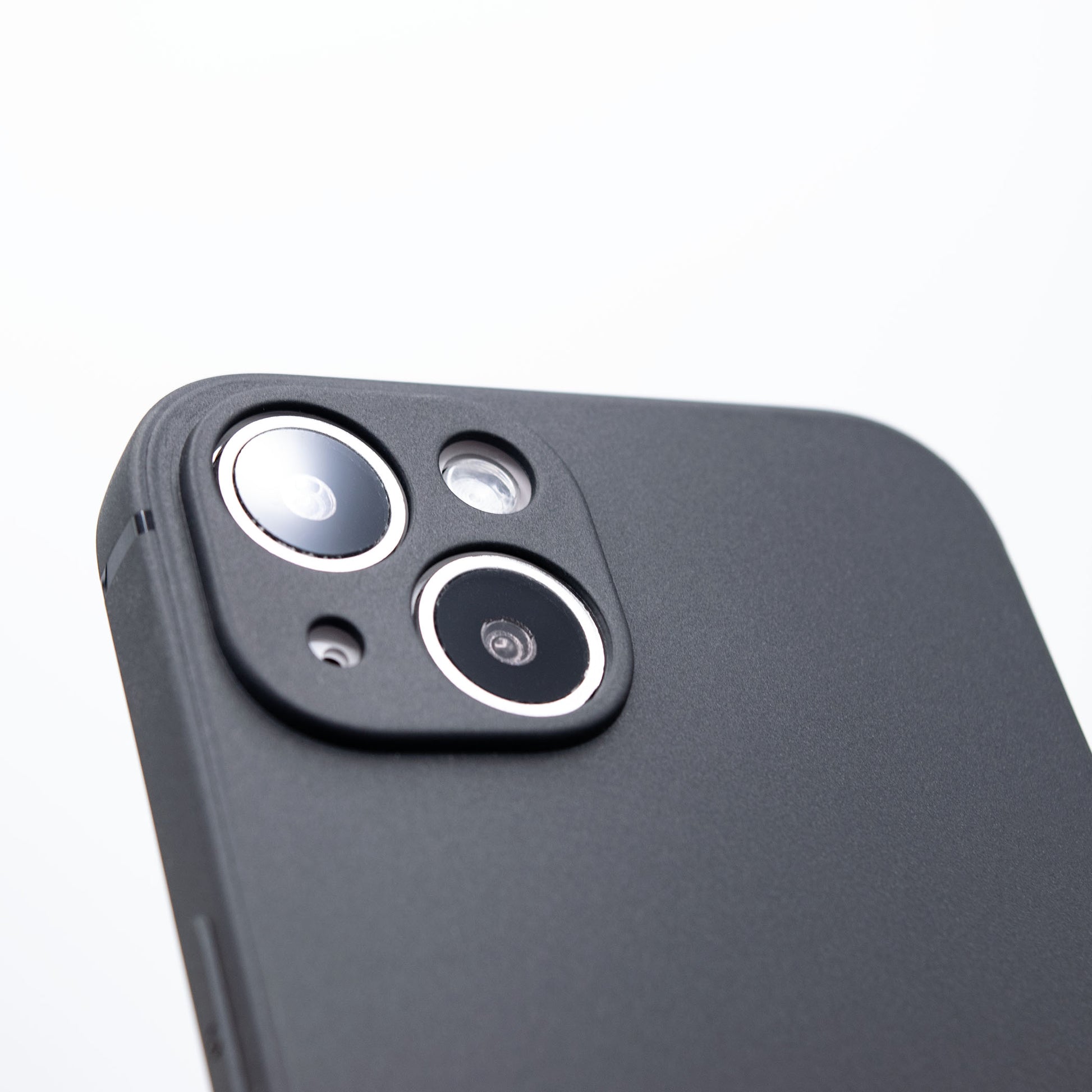 背面レンズを保護 iPhone13